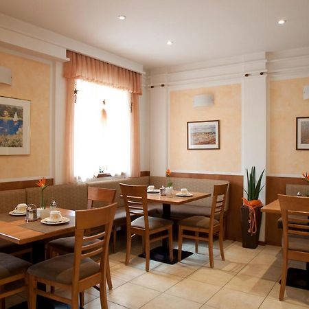 Gaestehaus Stoegmueller Asten Luaran gambar
