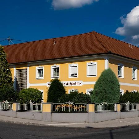 Gaestehaus Stoegmueller Asten Luaran gambar