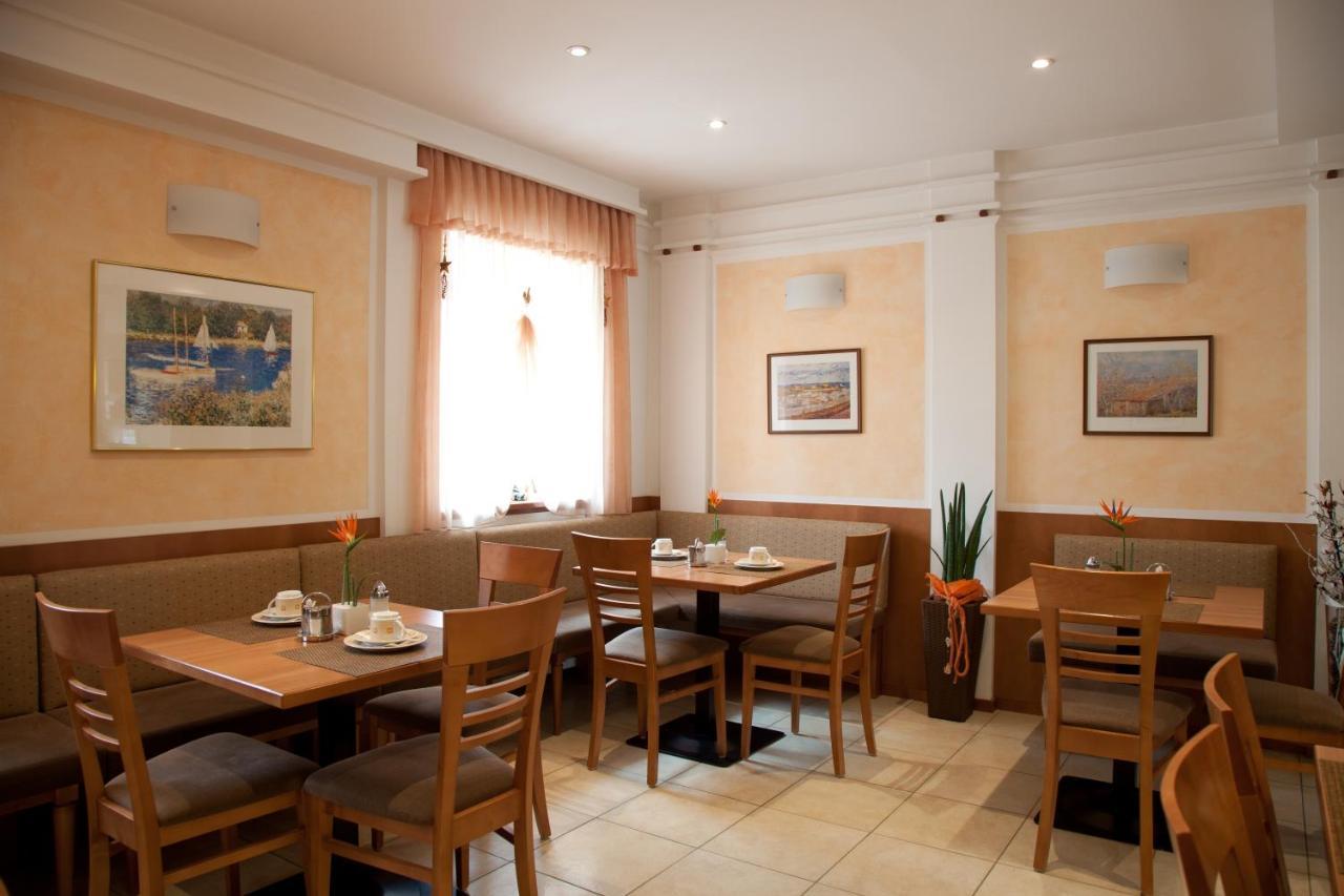 Gaestehaus Stoegmueller Asten Luaran gambar